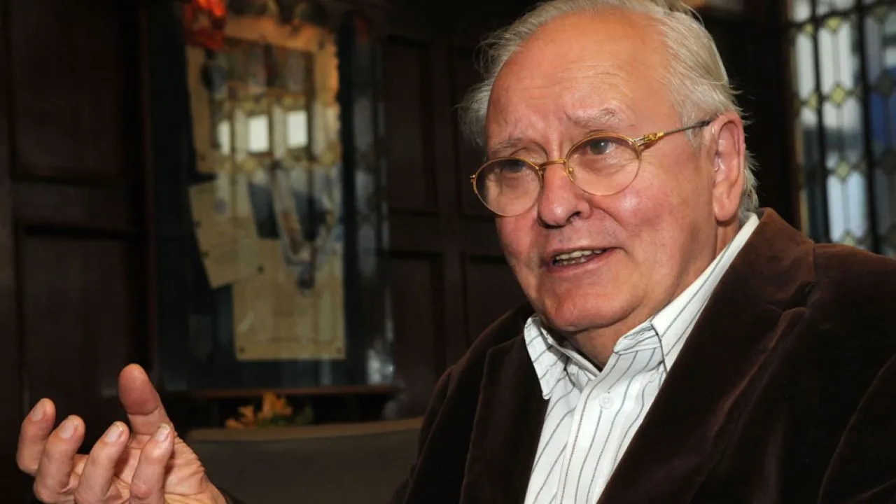 Laclau, major postmodernist theorist