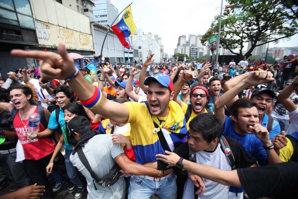 !Necesitamos una lucha nacional para poder comer! !FUERA MADURO!