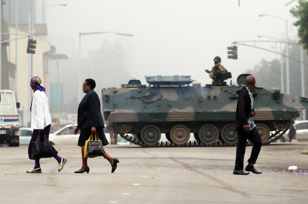 Zimbabue: ¡Fuera Mugabe; fuera militares!