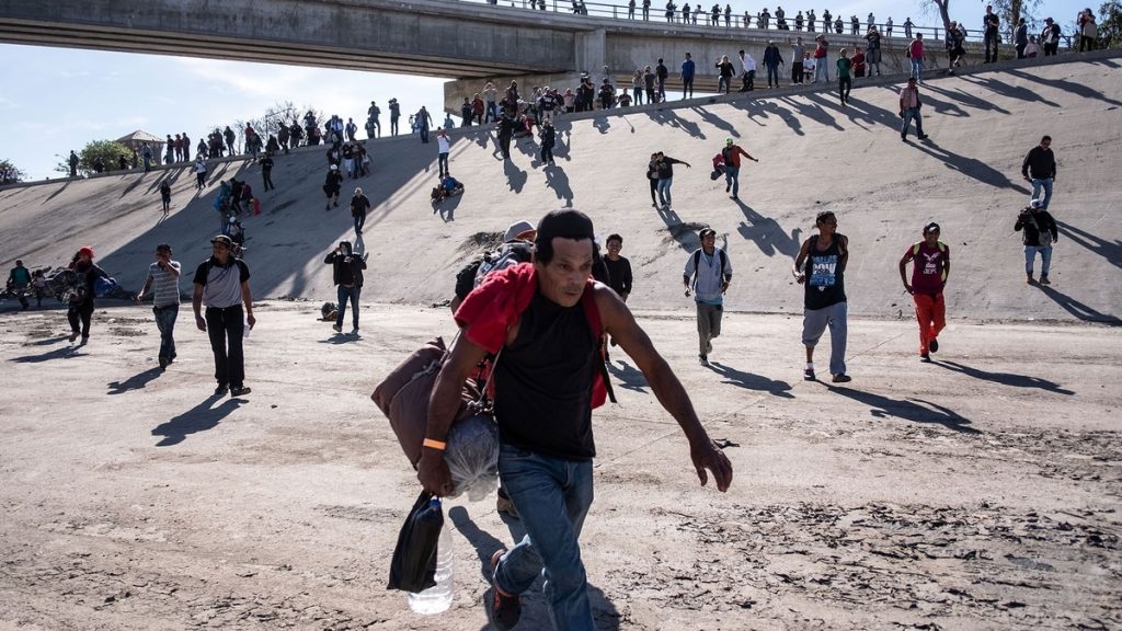 La crisis de los migrantes y los acuerdos políticos negociados por el FMLN, la URNG y el FSLN