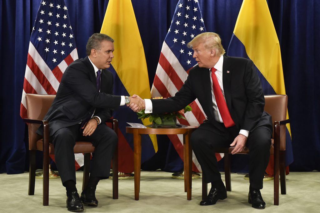 ¡Fuera yankis de Venezuela, abajo la injerencia imperialista y de los gobiernos lacayos de América Latina!