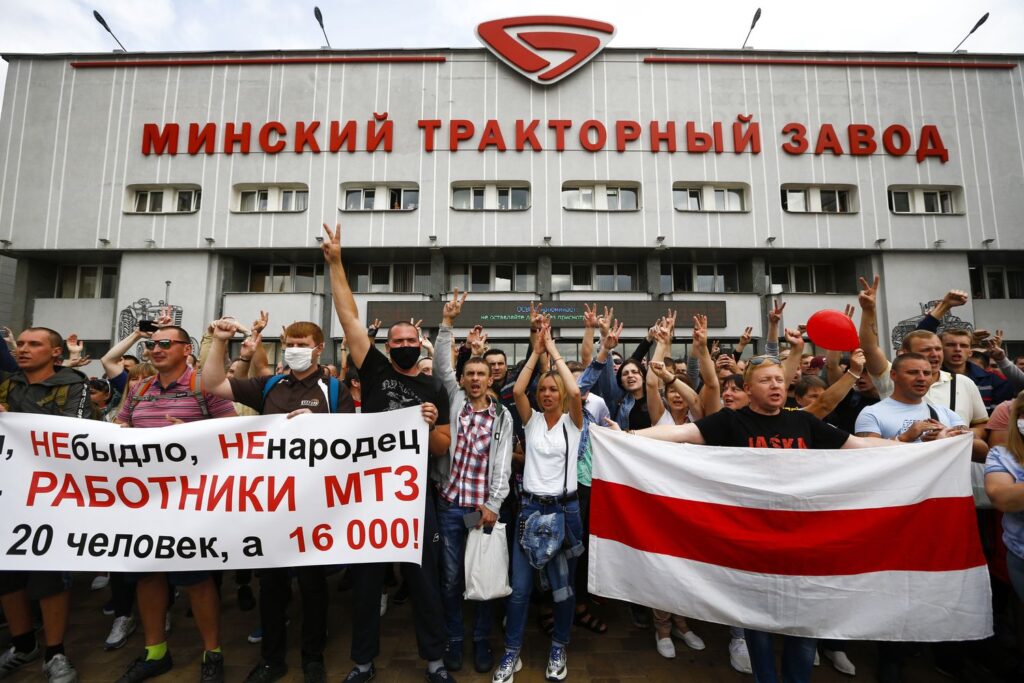 Belarús | Obreros de la fábrica de tractores de MINKS denuncian al dictador Lukashenko