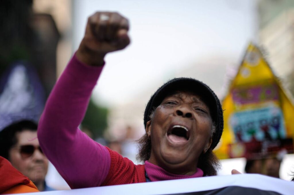 ¡Las mujeres trabajadoras exigimos que Castillo declare emergencia nacional contra la violencia hacia la mujer!