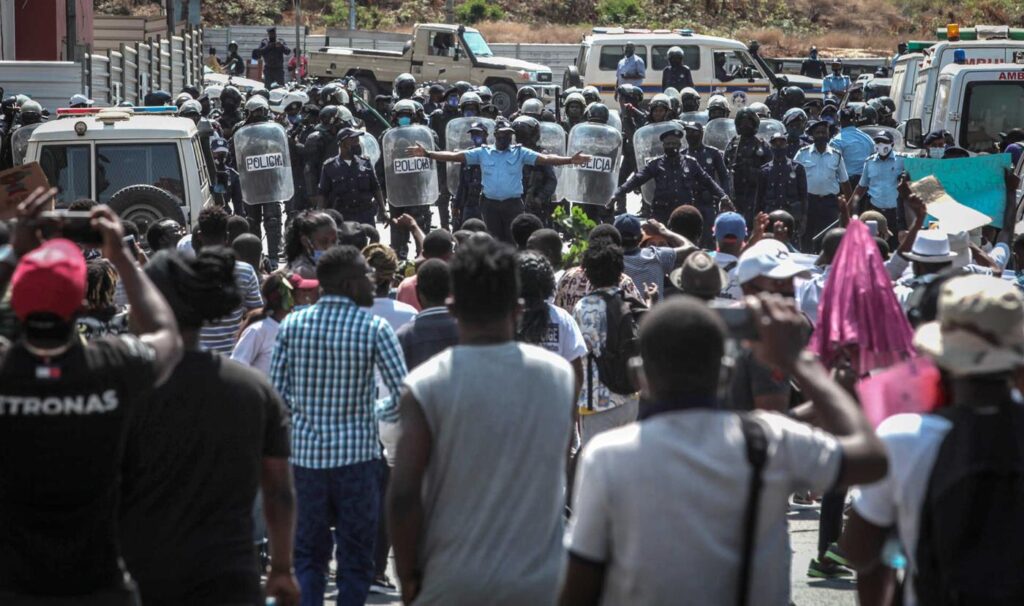 Angola: entre la dictadura y la revolución
