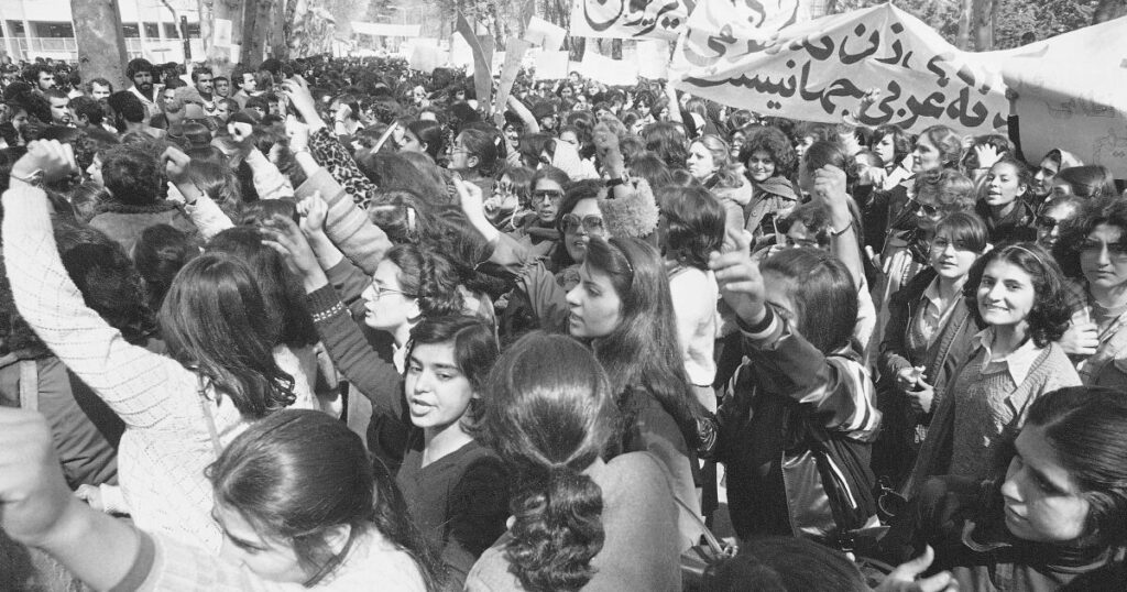 Irán | A pesar de Bani Sadr, la revolución iraní continúa [1980]