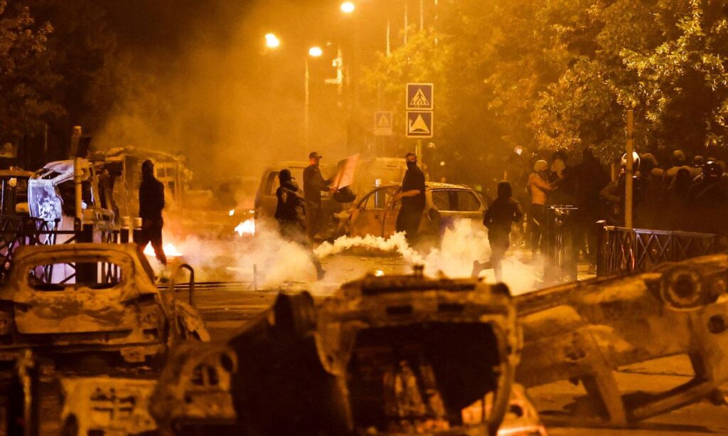Francia | Exigimos una respuesta urgente al legítimo levantamiento popular. Sin justicia no hay paz.