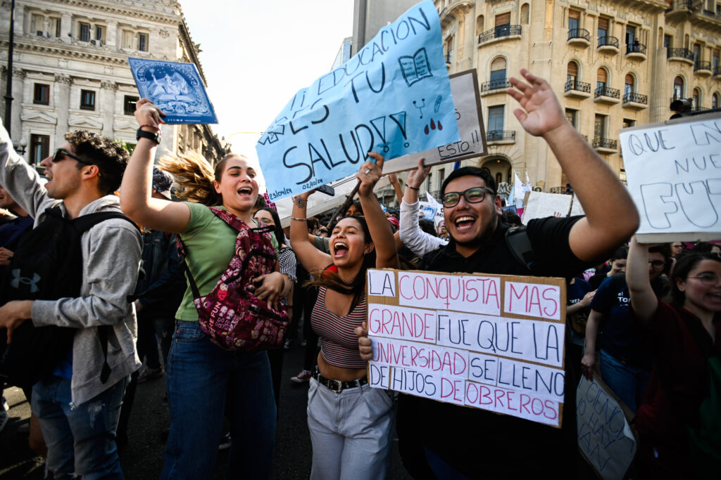 Rebelión educativa en defensa de la universidad pública: ¡No al veto!
