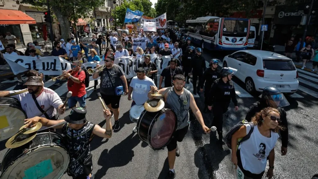 Profundizar la lucha contra Milei y los gobernadores ¿Qué debe hacer la clase trabajadora?
