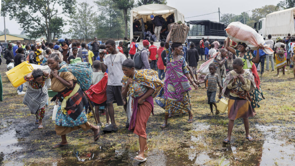 Ruanda invade la República Democrática del Congo.