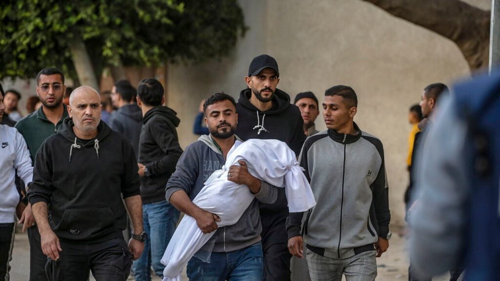 Las pequeñas sepulturas: la lucha silenciosa de los niños de Gaza