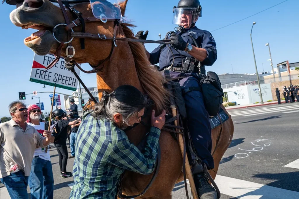 Informe de Los Ángeles: Autodefensa comunitaria contra las redadas del ICE
