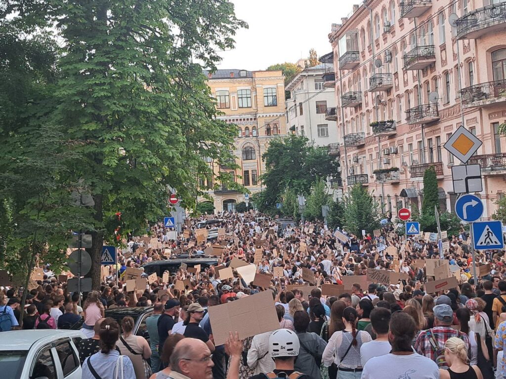 Indignación popular en Ucrania: protestas masivas contra el autoritarismo