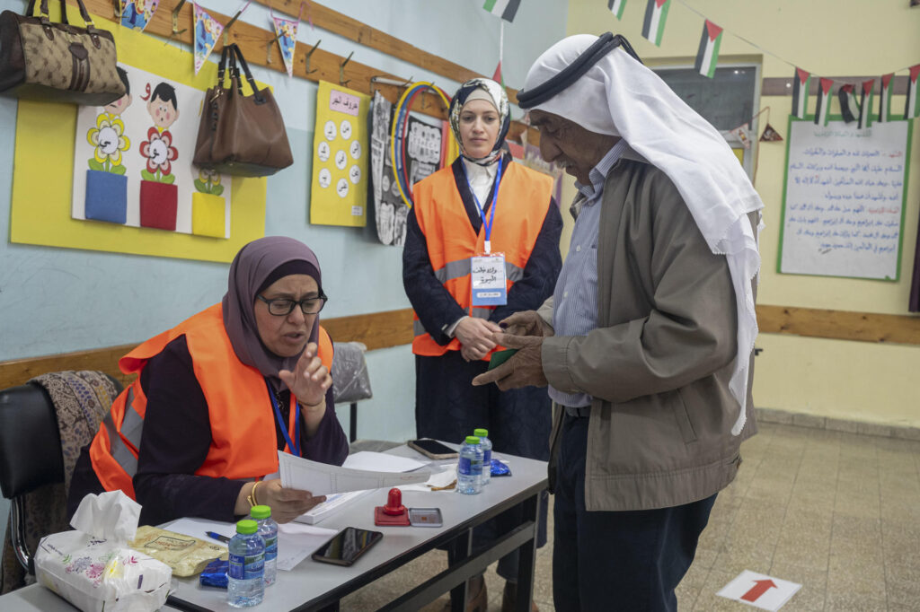 Bajo genocidio y limpieza étnica, los palestinos votan en elecciones locales