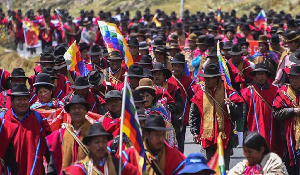 Ponchos Rojos: hombres y mujeres en la resistencia indígena aymara