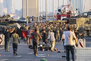 A população enfrentou a tentativa de golpe militar na Turquia