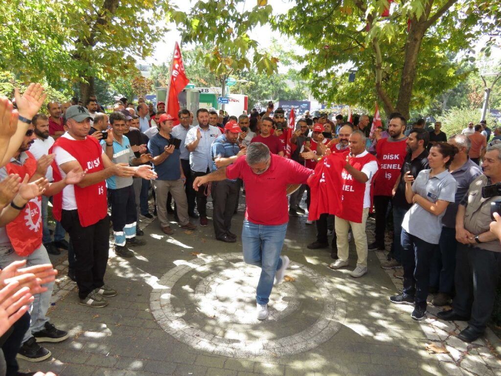 Turquia | Trabalhadores municipais não concordam com salários de fome