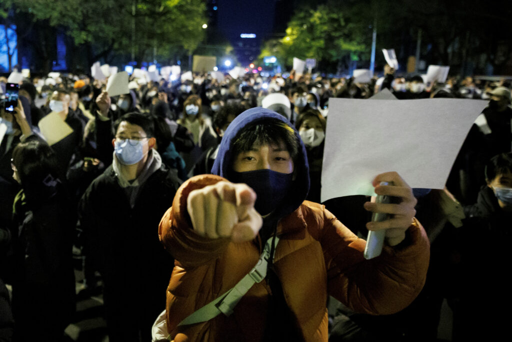 A China vive dias turbulentos de desafio ao governo