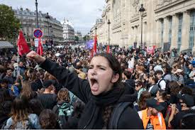 França | A renúncia de Bayrou, movimento 