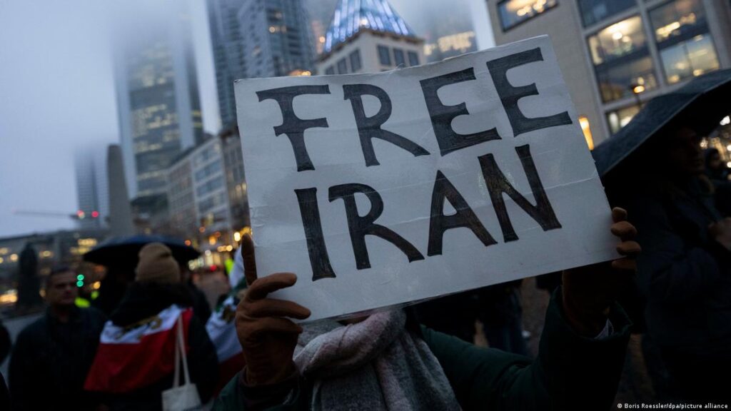 Todo apoio aos protestos populares no Irã! Fora Khamenei, Israel, Estados Unidos e Pahlavi! Por um poder operário e popular democrático!