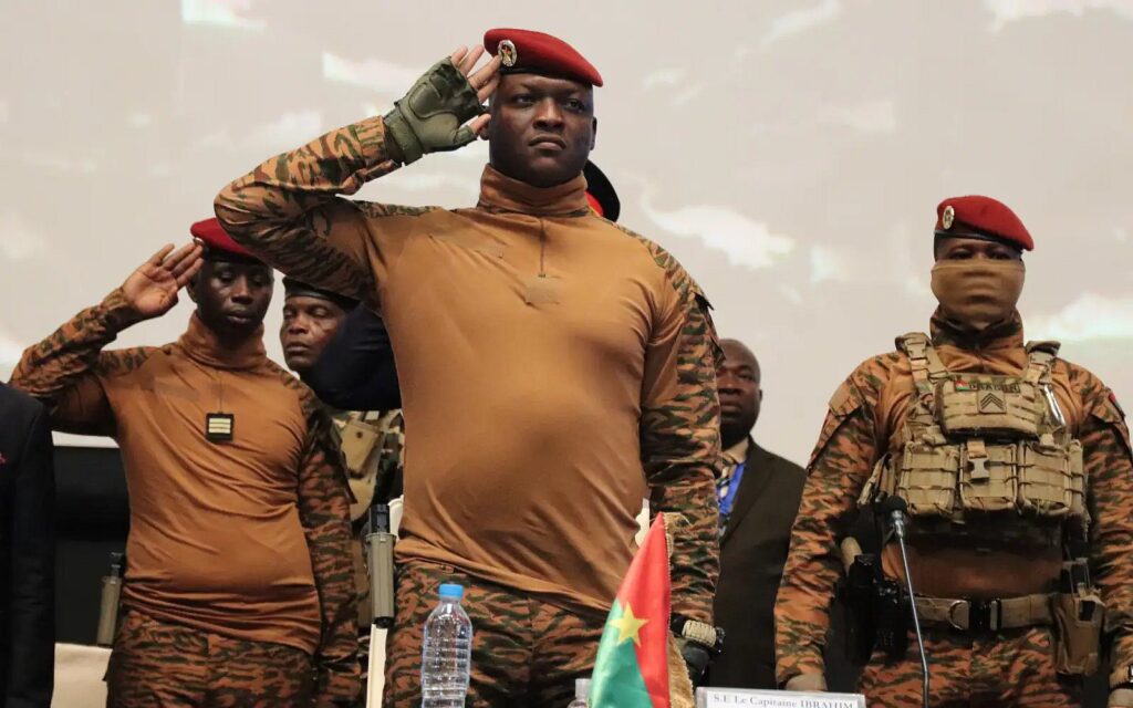 Burkina Faso: O império contra-ataca. Traoré para se defender, mais bonapartismo