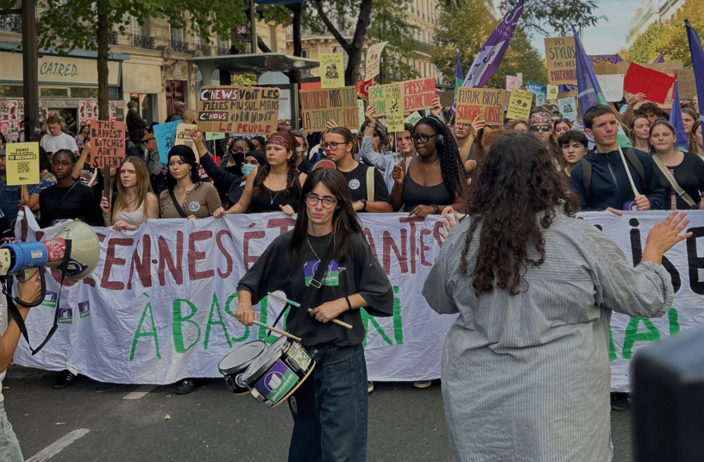A juventude na vanguarda na França. Um movimento profundo em rápido desenvolvimento